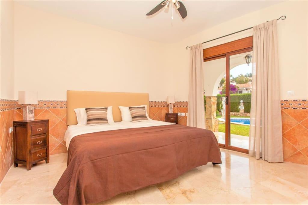 Summer Offers! Fabulous Luxury Villa Near The Beach Sleeps 8 Benalmadena Luaran gambar